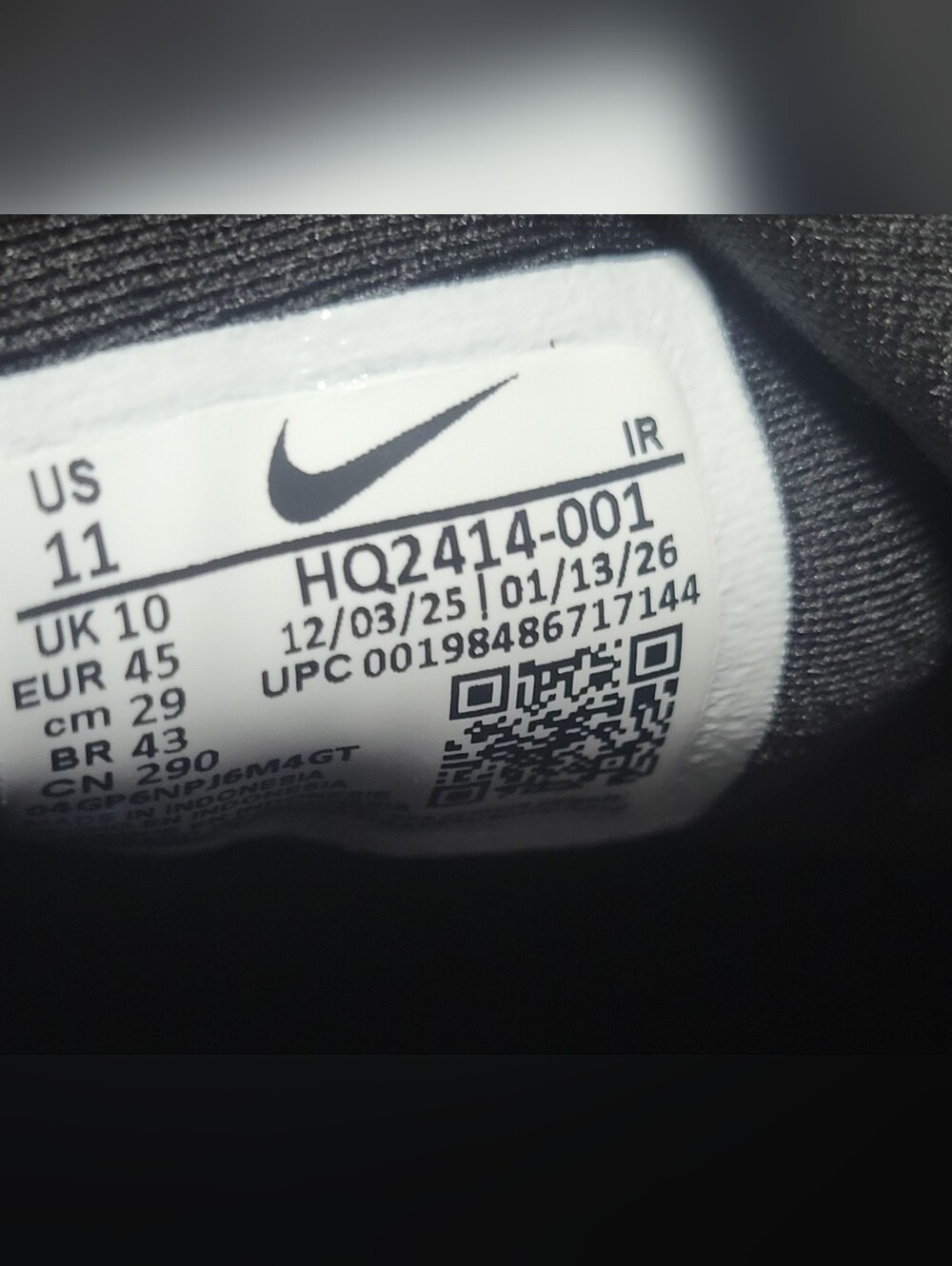 Nike Black and White Slip-On Mesh Running Shoes - Picture 3 of 7